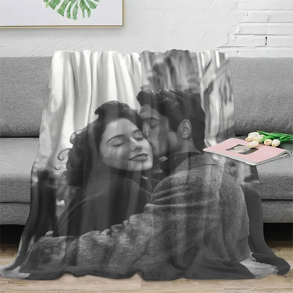 Manta personalizada con foto en el sofá